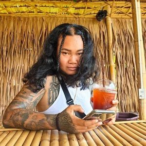 Meet your Posher, Hoffman